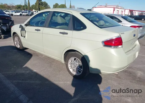 2010 Ford Focus Se z USA, uszkodzony, nr VIN 1FAHP3FN9AW146355